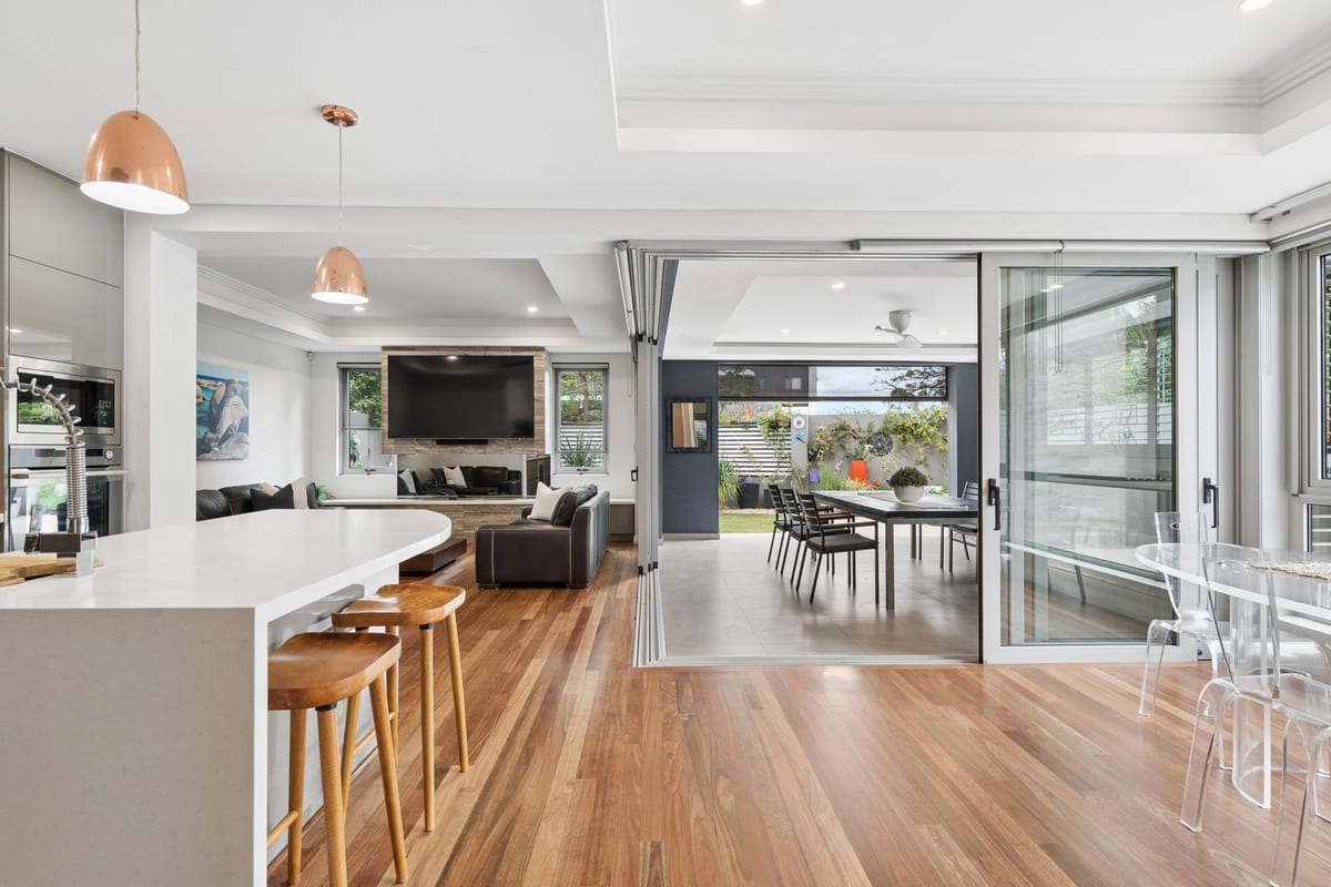 3 Vantage Way